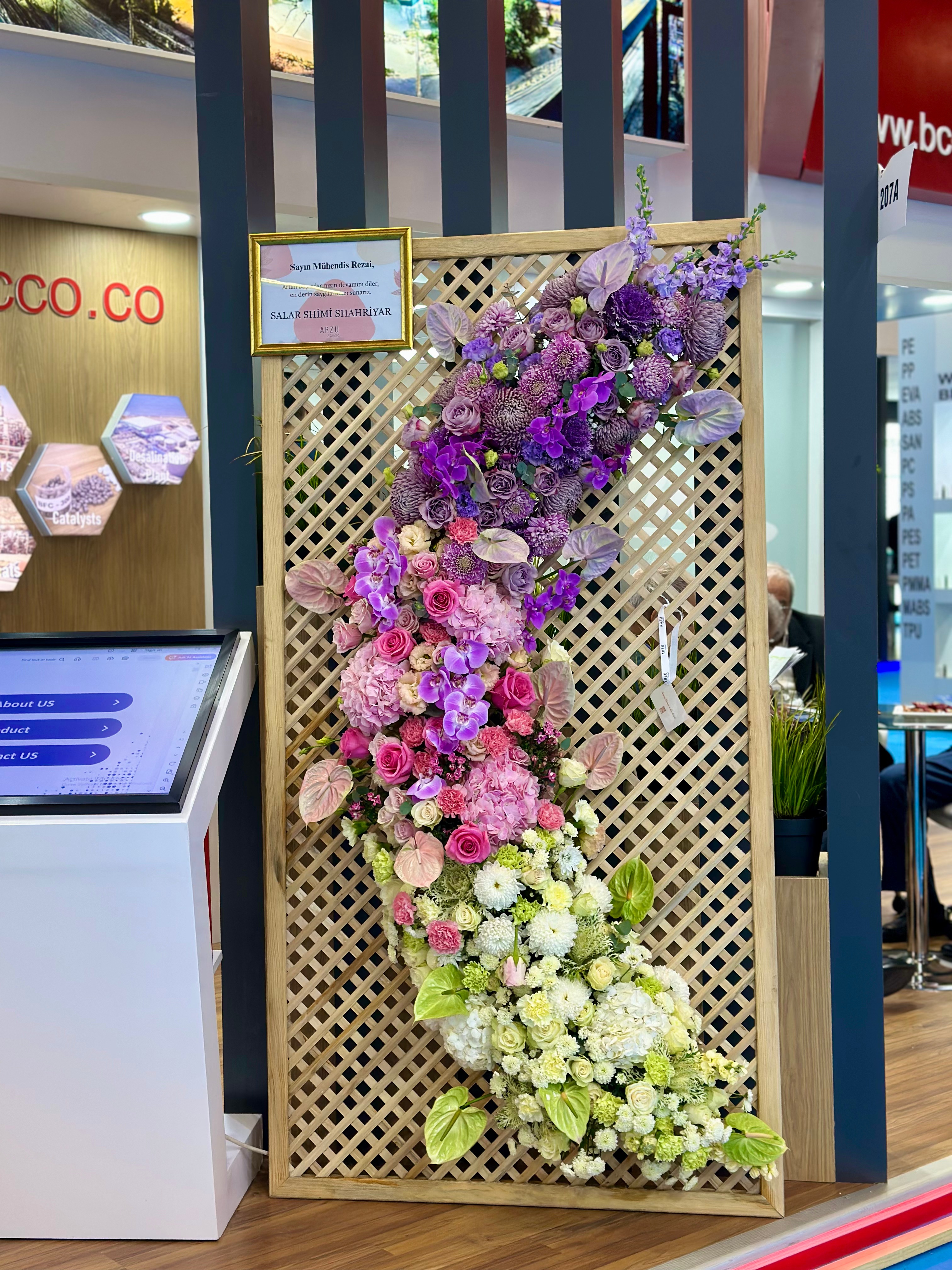 استند تسلیت، تبریک و نمایشگاهی در آرزو فلوریست